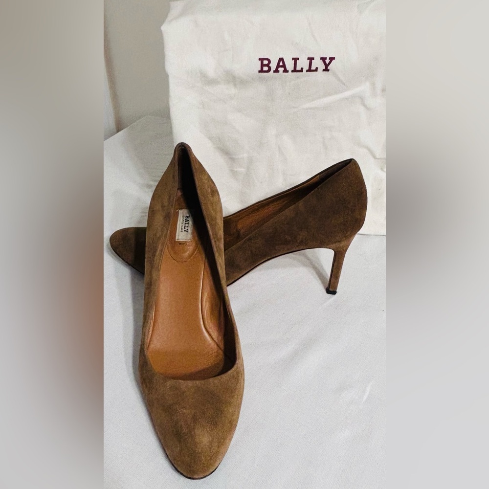 *SALE*BALLY EDITA Tan Suede Pumps w Logo Duster Bag